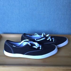 Size 9 women’s Keds